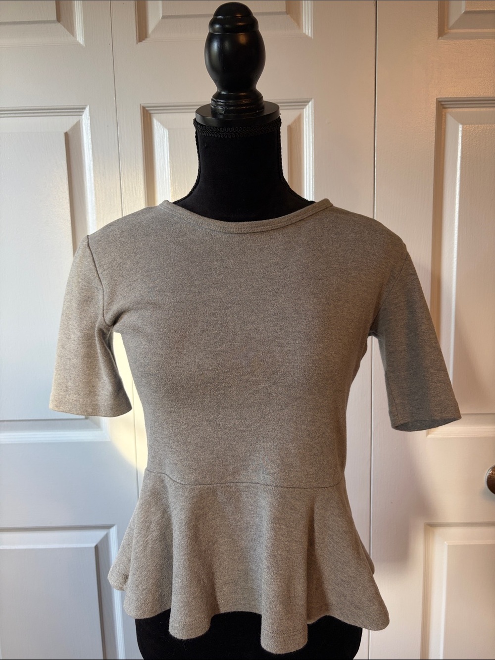 Womens Peplum Short Sleeve Top - Style Gray
